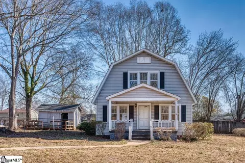 7 Courtney Cir, Greenville, SC 29617