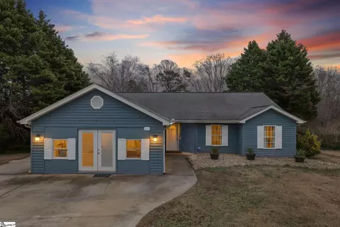 687 Robinson Rd, Greer, SC 29651
