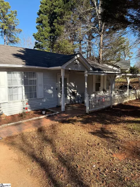 303 Maplewood Cir, Greer, SC 29651