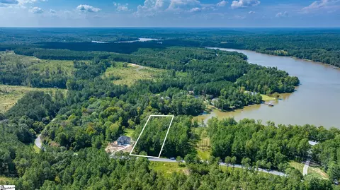 930 Eagles Harbor Dr, Hodges, SC 29653 photo 9