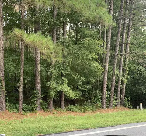 930 Eagles Harbor Dr, Hodges, SC 29653