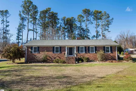 302 Peach Valley Dr, Spartanburg, SC 29303