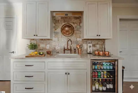 Kitchen - 202 Eagle Rock Rd, Landrum, SC 29356 photo 7 of 7