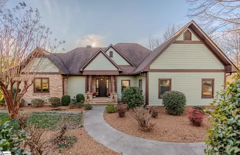 202 Eagle Rock Rd, Landrum, SC 29356