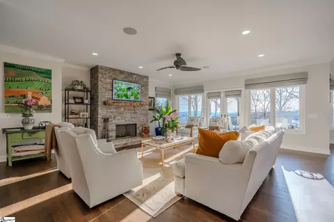 Living - 202 Eagle Rock Rd, Landrum, SC 29356 photo 3 of 5