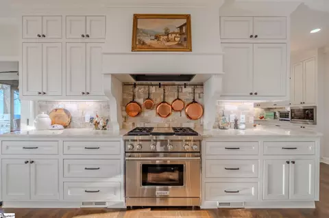 Kitchen - 202 Eagle Rock Rd, Landrum, SC 29356 photo 3 of 7