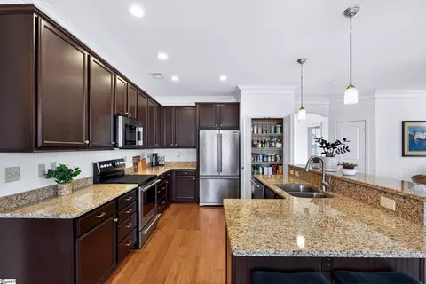 Kitchen - 716 Wynborne Ln, Moore, SC 29369 photo 4 of 5