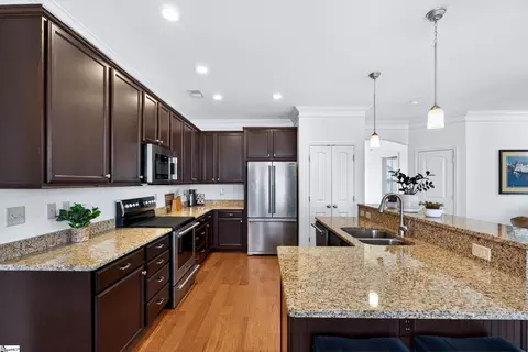 Kitchen - 716 Wynborne Ln, Moore, SC 29369 photo 3 of 5