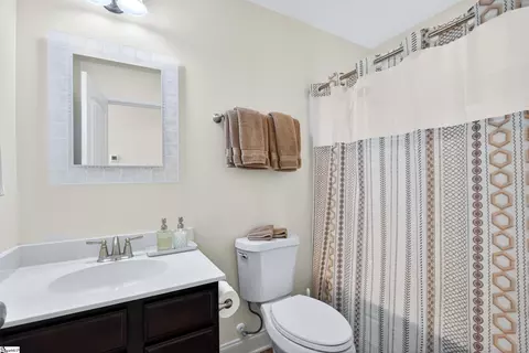 Bath - 716 Wynborne Ln, Moore, SC 29369 photo 4 of 4