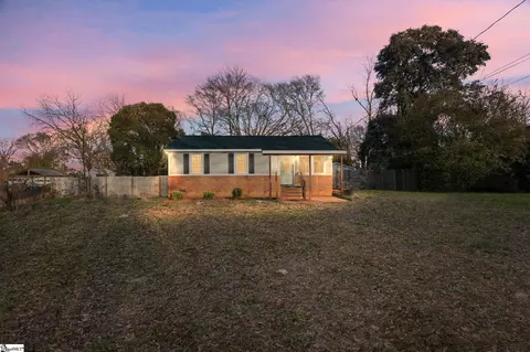 3 Fairlane Cir, Greenville, SC 29607
