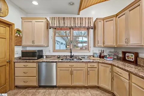 122 Skyview Dr, Walhalla, SC 29691 photo 8