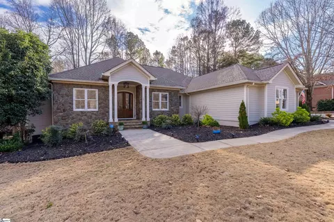 125 E Waterford Dr, Seneca, SC 29672