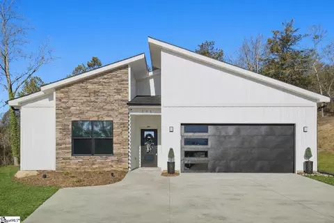 221 Lenhardt Rd, Easley, SC 29640