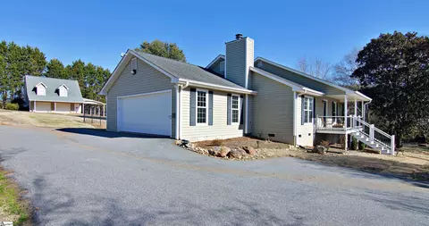 332 Bowlan Rd, Belton, SC 29627