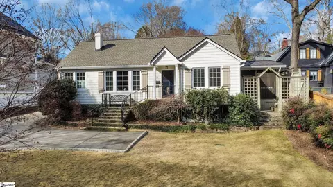 19 Rock Creek Dr, Greenville, SC 29605