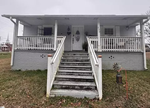 520 Buncombe St, Woodruff, SC 29388