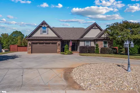 38 Rising Meadow Ln, Taylors, SC 29687