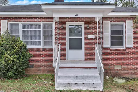 701 W Greer St, Honea Path, SC 29654 photo 2