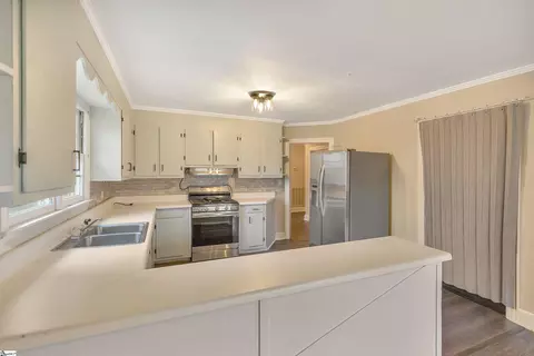 701 W Greer St, Honea Path, SC 29654 photo 10