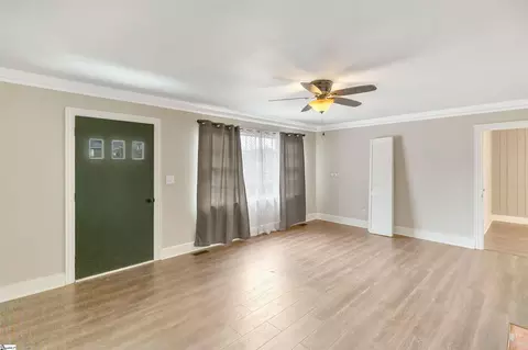 701 W Greer St, Honea Path, SC 29654 photo 4