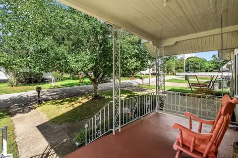 304 S 6th St, Easley, SC 29640 photo 4