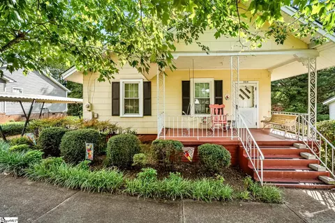 304 S 6th St, Easley, SC 29640
