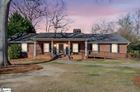 17 Rollingreen Rd, Greenville, SC 29615
