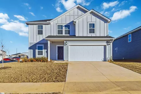 601 Hollybank St, Fountain Inn, SC 29644