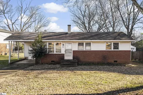 805 S Texas Ave, Greenville, SC 29611