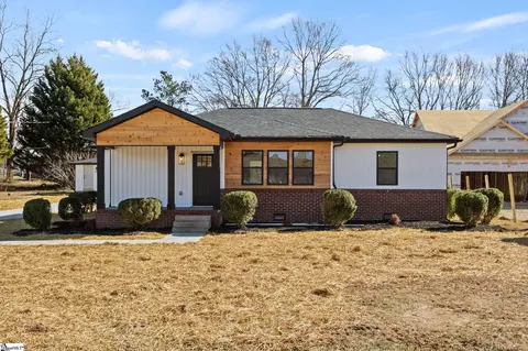 193 Pine Dr, Greer, SC 29651