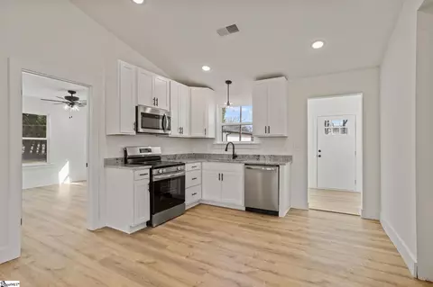 193 Pine Dr, Greer, SC 29651 photo 5