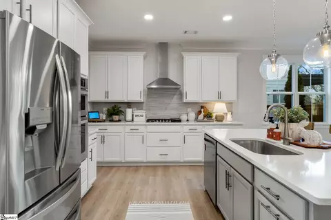 Kitchen - 568 Backacre Ct, Greer, SC 29651 photo 3 of 6