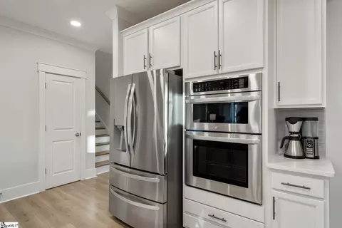 Kitchen - 568 Backacre Ct, Greer, SC 29651 photo 6 of 6