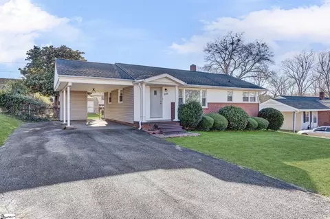 711 Springhill Ave, Spartanburg, SC 29303