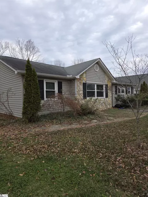 605 Brookmere Rd, Simpsonville, SC 29681