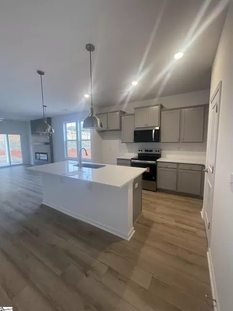 30 Halsey St, Central, SC 29630 photo 4
