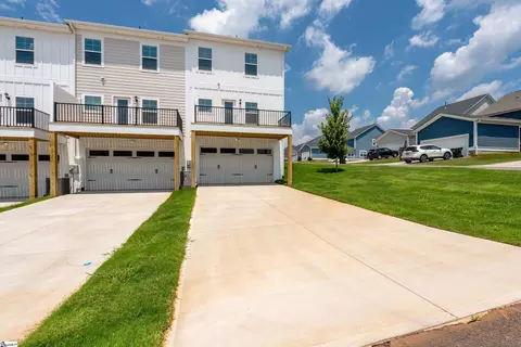 Exterior - 33 Leander Dr, Greer, SC 29651 photo 5 of 6