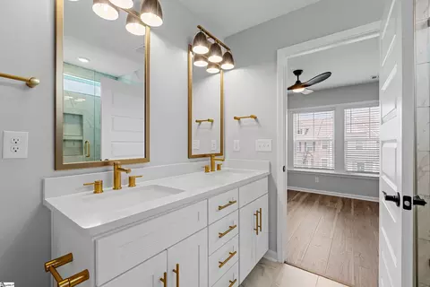 Bath - 33 Leander Dr, Greer, SC 29651 photo 1 of 4