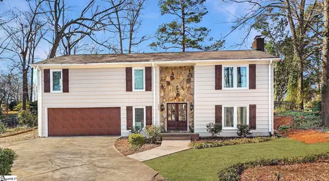 408 Camelot Dr, Simpsonville, SC 29681