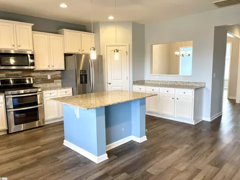 Kitchen - 105 Viewmont Dr, Duncan, SC 29334 photo 1 of 5