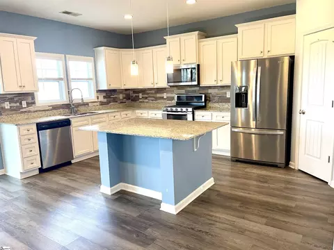 Kitchen - 105 Viewmont Dr, Duncan, SC 29334 photo 4 of 5