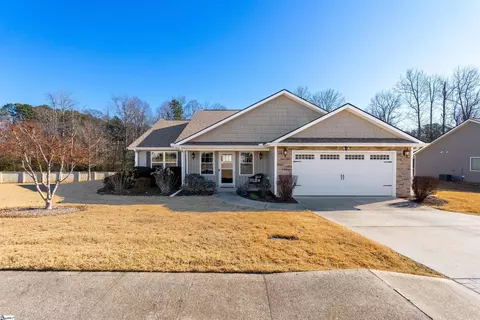 22 Macle Ct, Travelers Rest, SC 29690