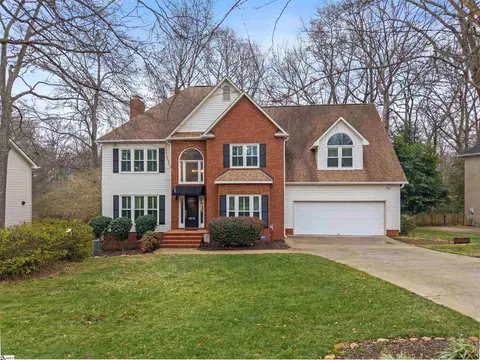 18 Wrenwood Ct, Greer, SC 29651
