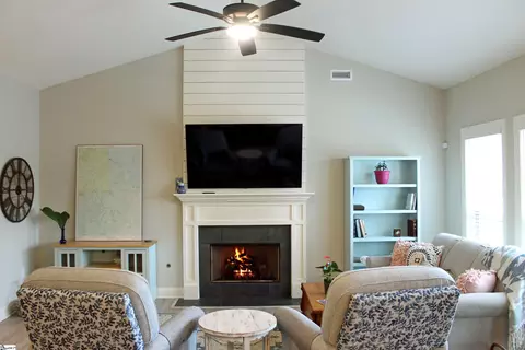 Living - 40 Dendy St # A, Pelzer, SC 29669 photo 3 of 3
