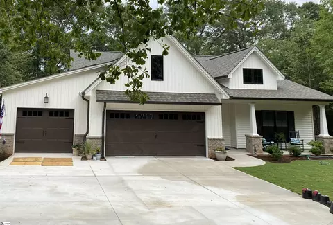 40 Dendy St # A, Pelzer, SC 29669