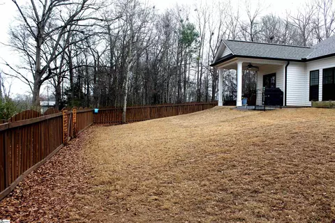 Exterior - 40 Dendy St # A, Pelzer, SC 29669 photo 4 of 7