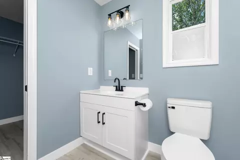 Bath - 200 Mcdaniel Ave, Greer, SC 29651 photo 2 of 3