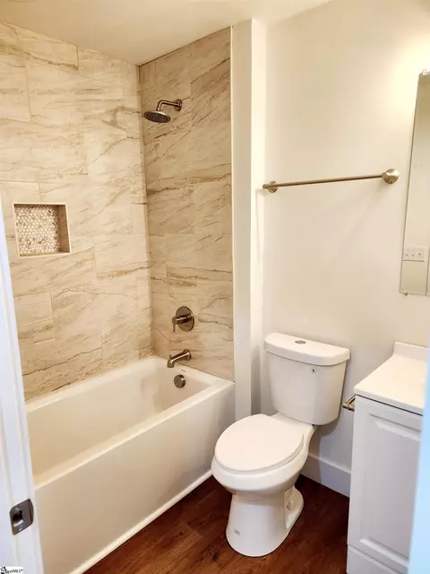 Bath - 140 Broadus St, Greer, SC 29651 photo 2 of 2