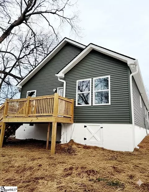 Exterior - 140 Broadus St, Greer, SC 29651 photo 5 of 6