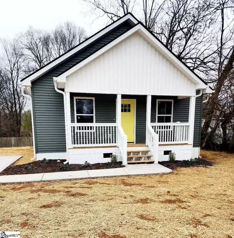 140 Broadus St, Greer, SC 29651
